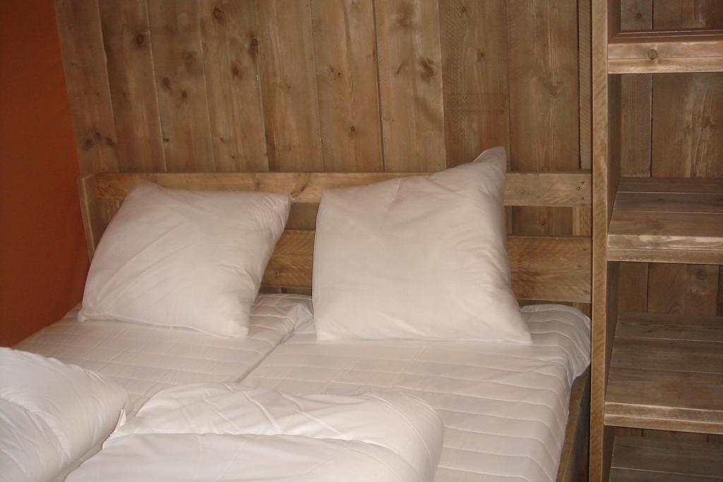 Camping De La Bonnette Caylus Room photo
